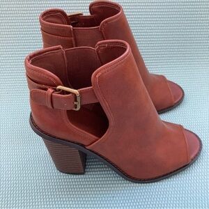 Forever 21 Shoes Womens Size 8 Peep Toe Ankle Booties Brown Faux Leather Heels
